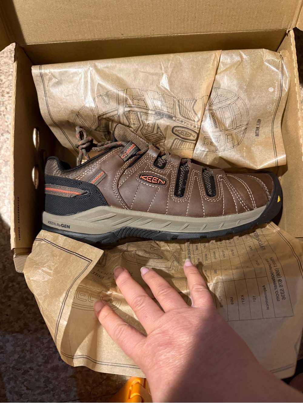 NIB KEEN UTILITY Steel toed shoes